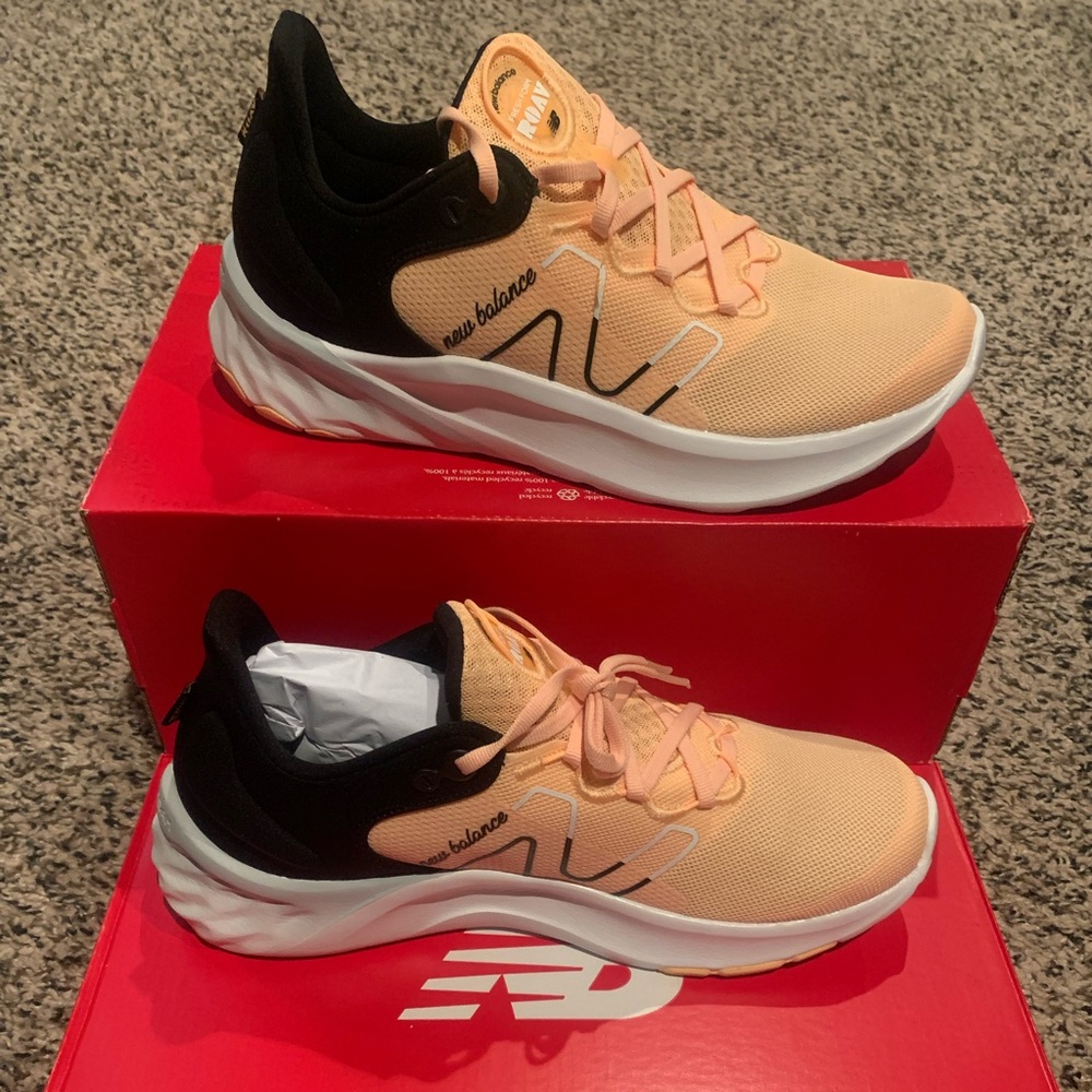 NEW BALANCE 9.5 womens